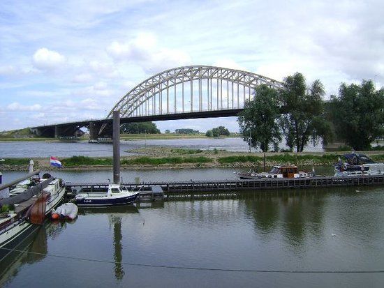 Waalbrug
